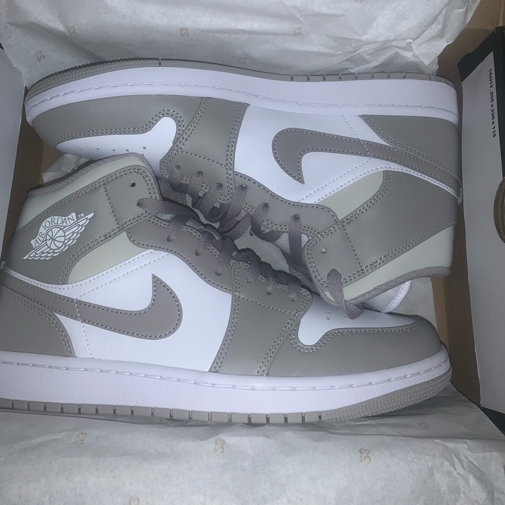 Air Jordan 1 Mid